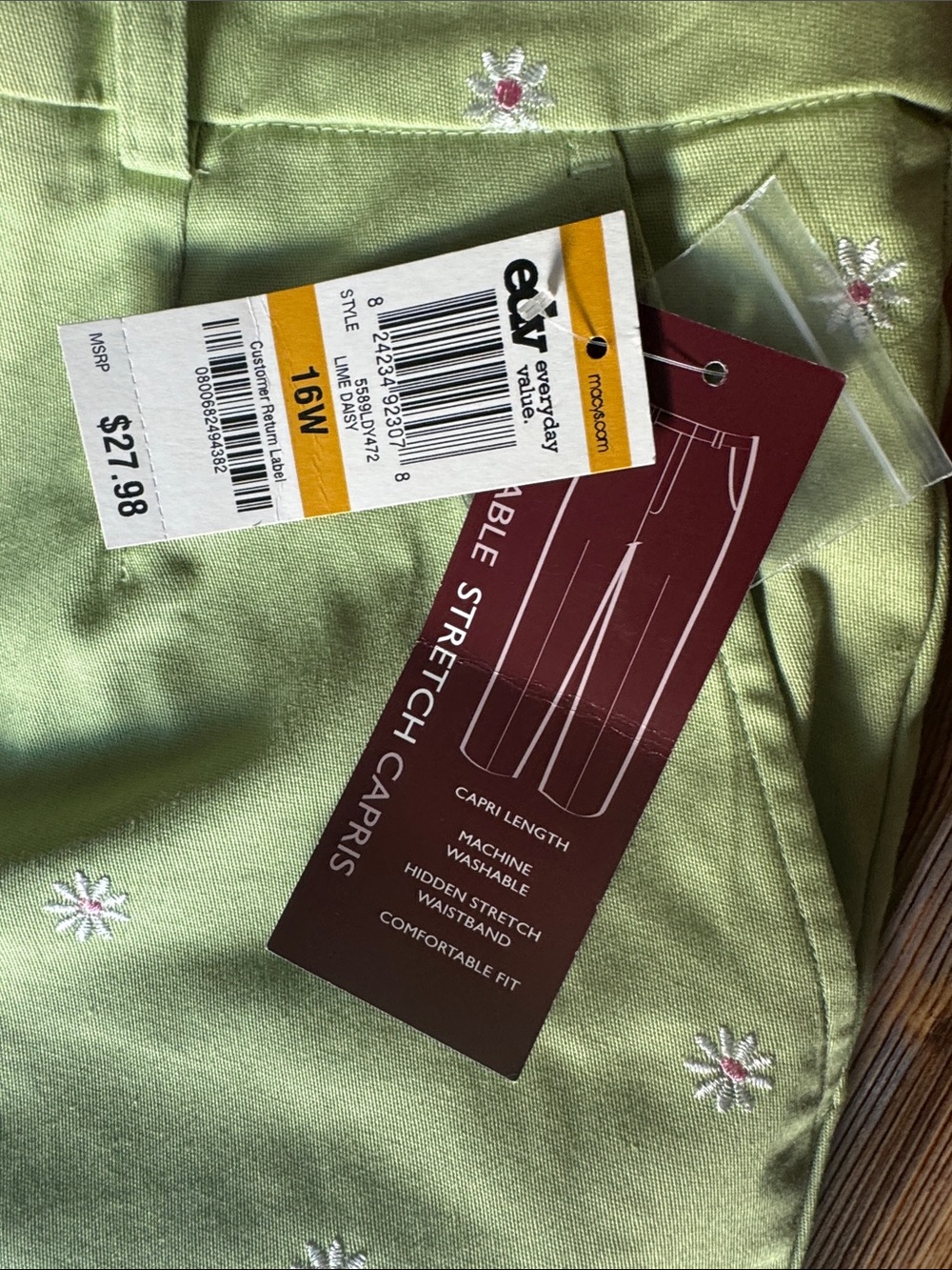 JM Collection Washable Stretch Capri Pants Size 16 Green Daisy Print - Picture 3 of 4